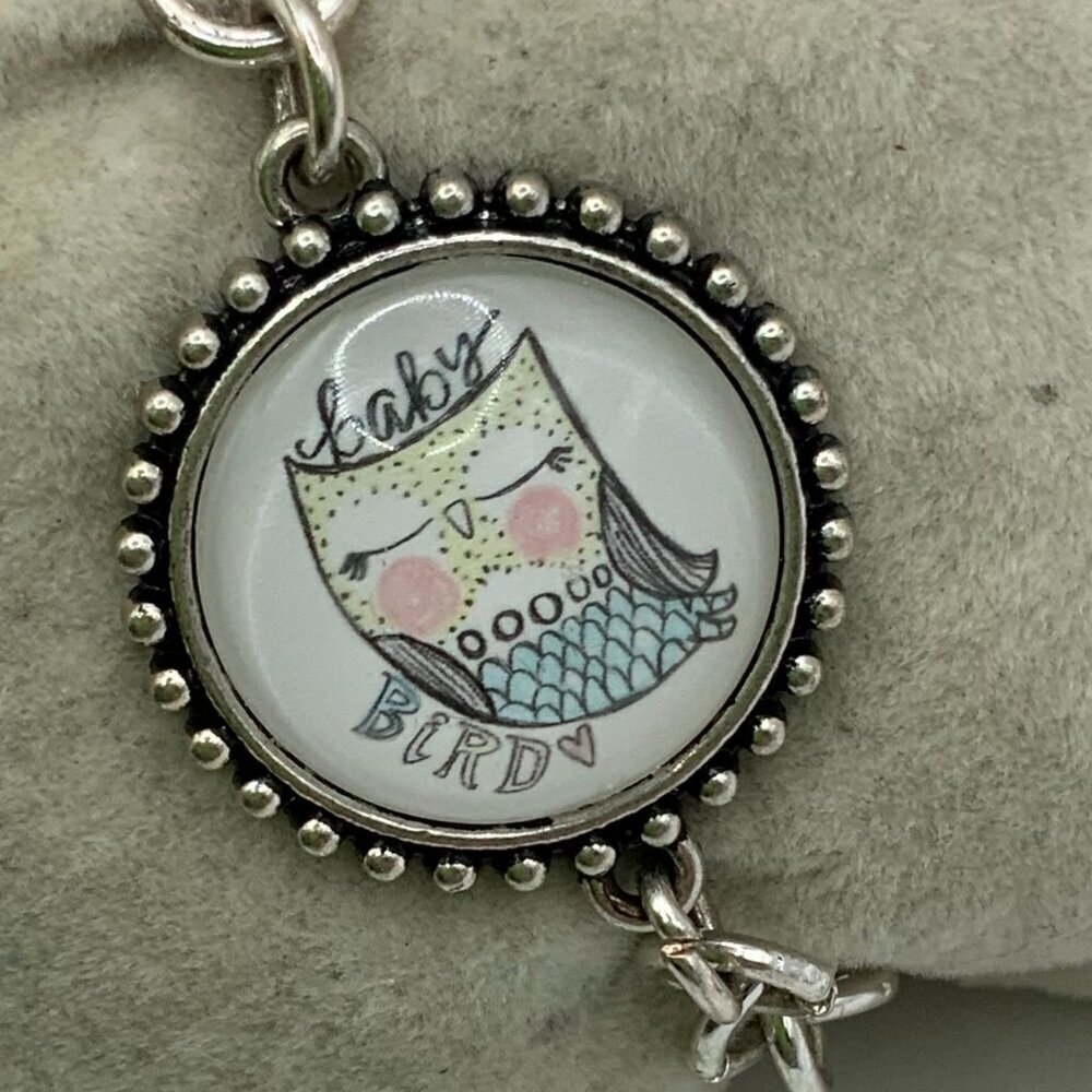 Plunder Sparrow Vintage Style Baby Bird Silver Tone Link Bracelet